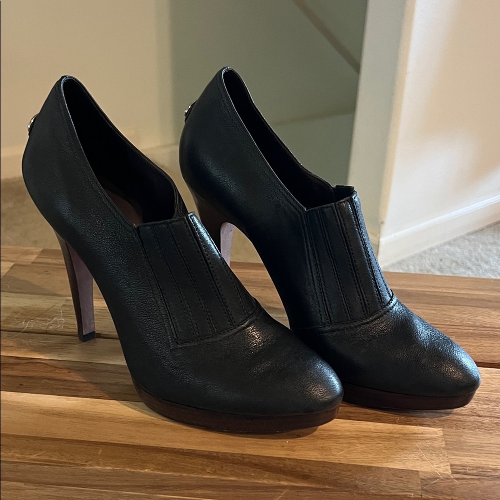NEVER WORN BCBGMaxAzria Designer Catilda Booties Size 10
